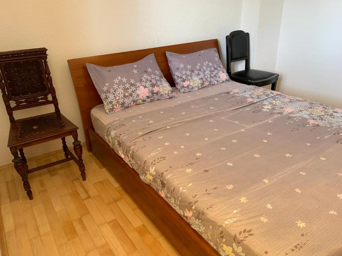 Domacinstvo Bakic Konuk evi Irig Dış mekan fotoğraf
