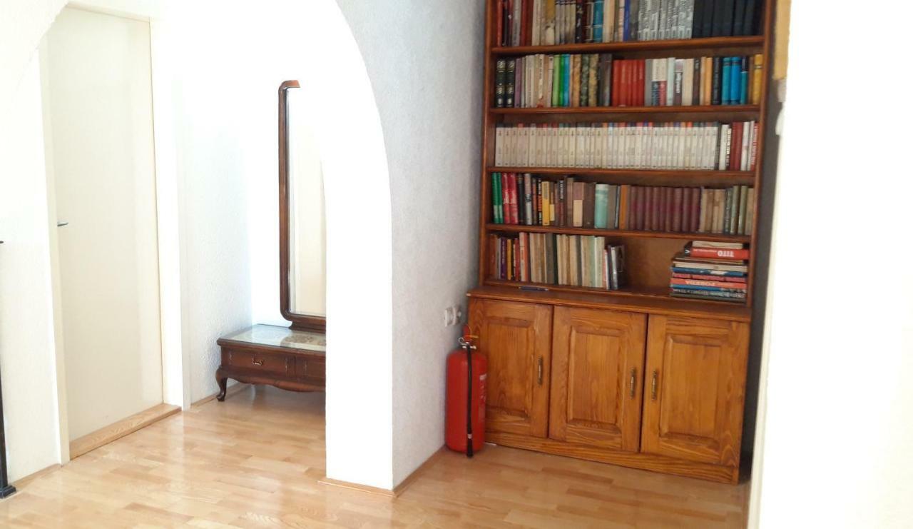 Domacinstvo Bakic Konuk evi Irig Dış mekan fotoğraf
